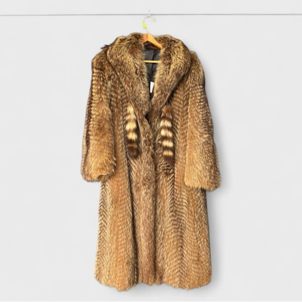 Iconic Carrie Bradshaw Style Genuine Vintage fur coat with Classic Silhouette